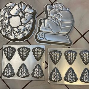 Wilton aluminum character cake pans